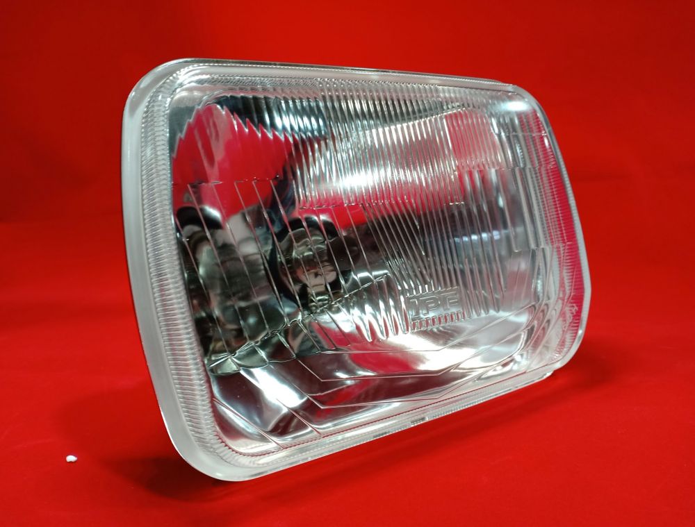 #IPF #โคมไฟรถโคมไฟ IPF H4 HALOGER HEAD LAMPH4 12V / 60/55W: 8111ราคา 2,500 ฿
